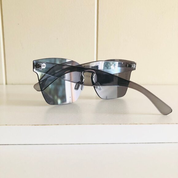 Black Frameless Shield Sunglasses - Picture 8 of 9